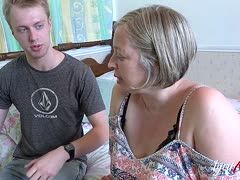 Jungstecher poppt blonde fette Granny